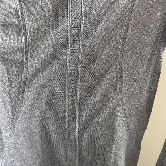 Lululemon Swiftly Tech Long Sleeve size 8 - Picture 7 of 8
